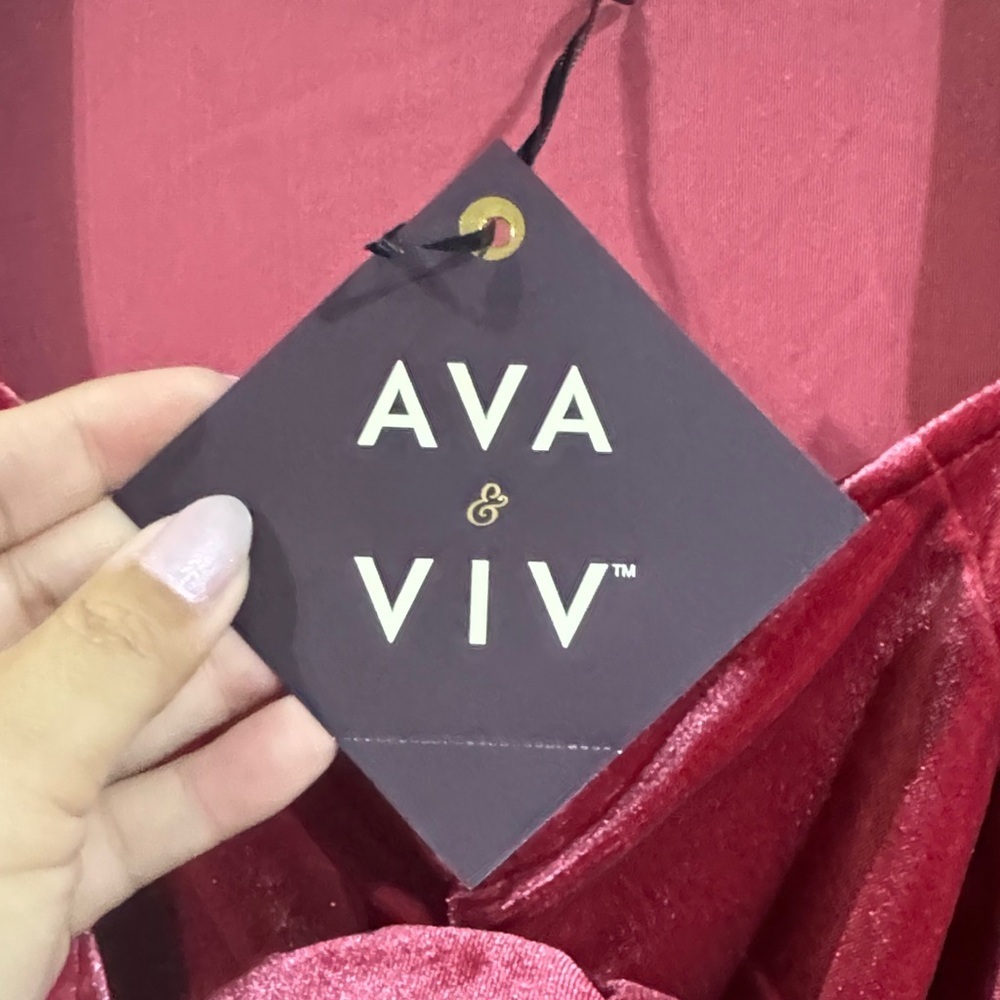Size 1X Ava & Viv Red Long Sleeve Dress with Rose Detail - Picture 2 of 5
